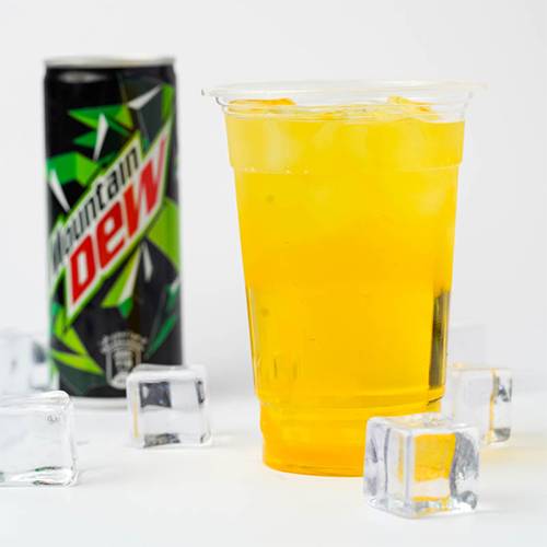 ديو مع المغذى وسط