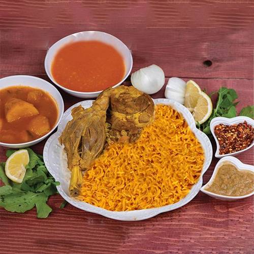 مجبوس لحم عربي مع عيش احمر