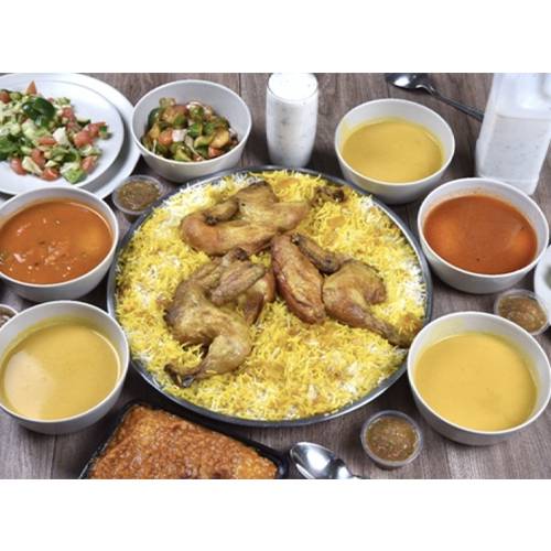 صينية دجاج تكفي 3اشخاص مع 6اضافات مجانا