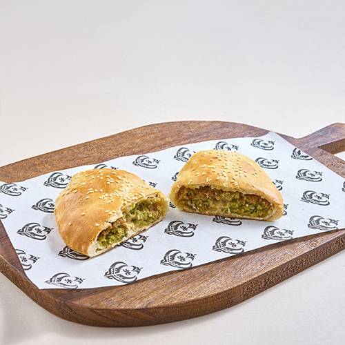 فطائر فلافل مع صوص طحينة