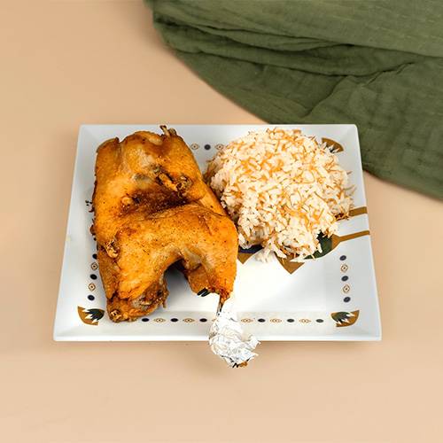 نصف دجاجة محمرة مع عيش