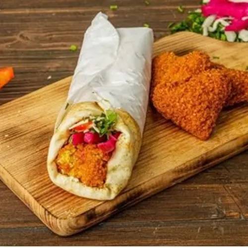 فلافل على خبز لبناني