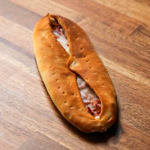 فطيرة نقانق كامل