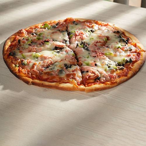 بيتزا نقانق