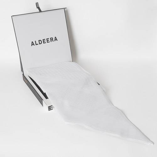 شماغ الديرة ابيض + شماغ لينو احمر +شماغ بروكار ابيض  هدية