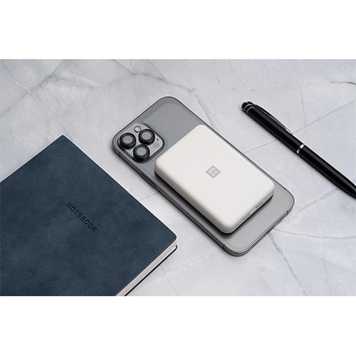 اكستريم ماك باوربانك ماجسيف مع شاشة ديجيتال 5000مللي امبير ابيض موديل رقم.XWH-PMS2-13