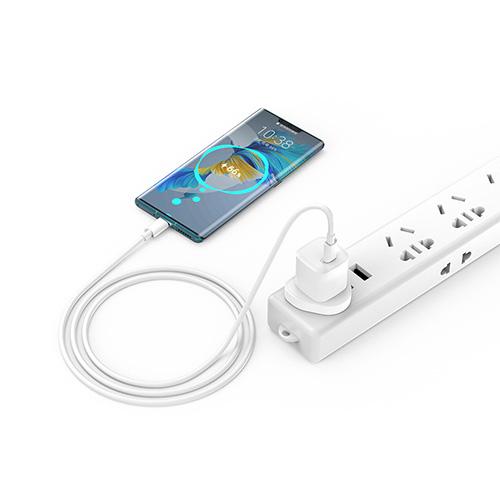 ويوو شاحن سريع بقدرة 30واط بتقنية PD قابس بريطاني مع كابل تايب سي الى تايب سي ابيض